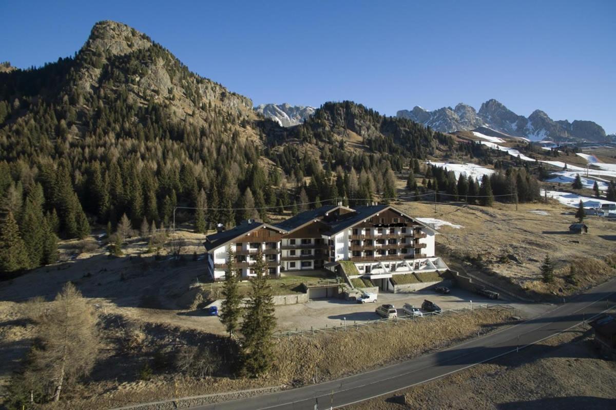 Appartamento Ab Passo San Pellegrino Eksteriør bilde